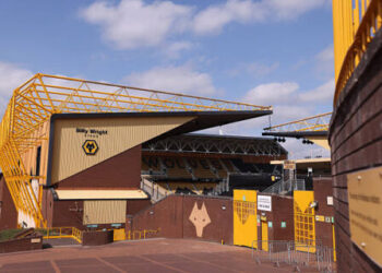 Molineux, krhotine s krova u Wolves-Sunderlandu: sektor evakuiran