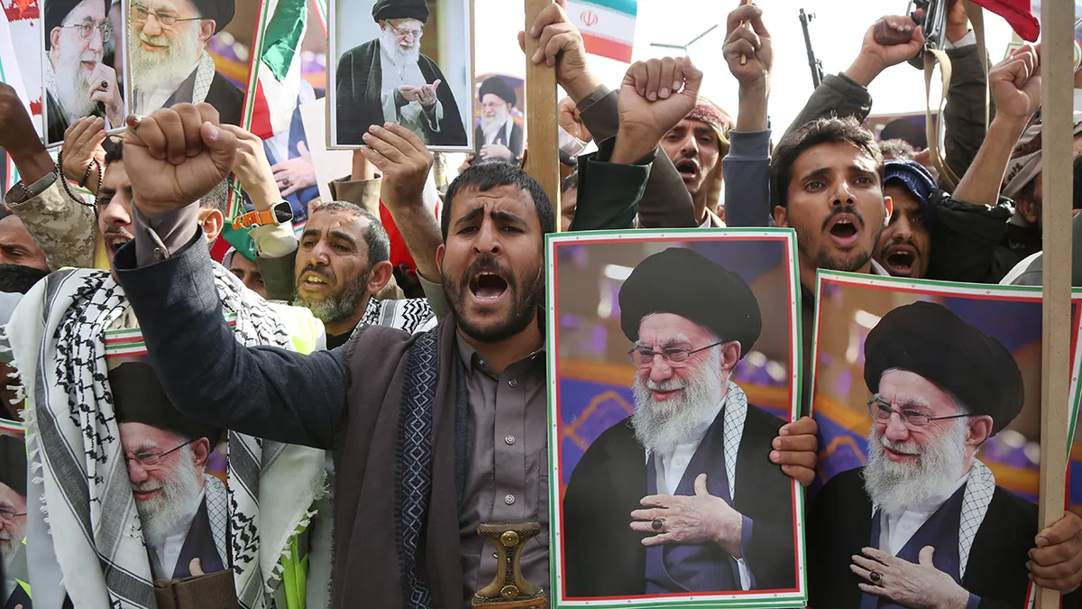 Hutiji žale za Alijem Khameneijem