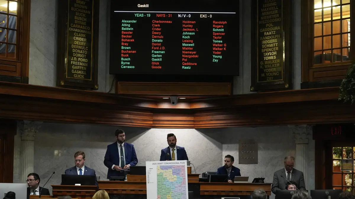 Potguverner Indiane Micah Beckwith objavljuje rezultate glasovanja za promjenu okruga u Statehouseu u Indianapolisu