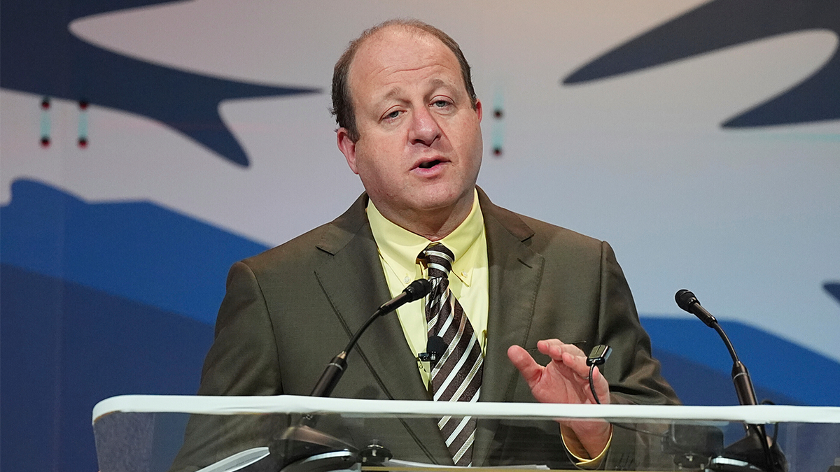 Guverner Kolorada Jared Polis govori na sastanku Nacionalne udruge guvernera u Colorado Springsu