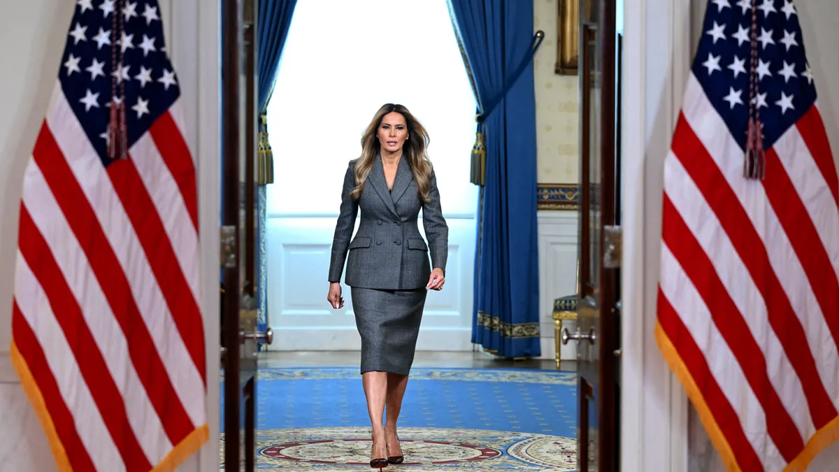 Prva dama Melania Trump u šetnji iz Plave sobe u Bijeloj kući