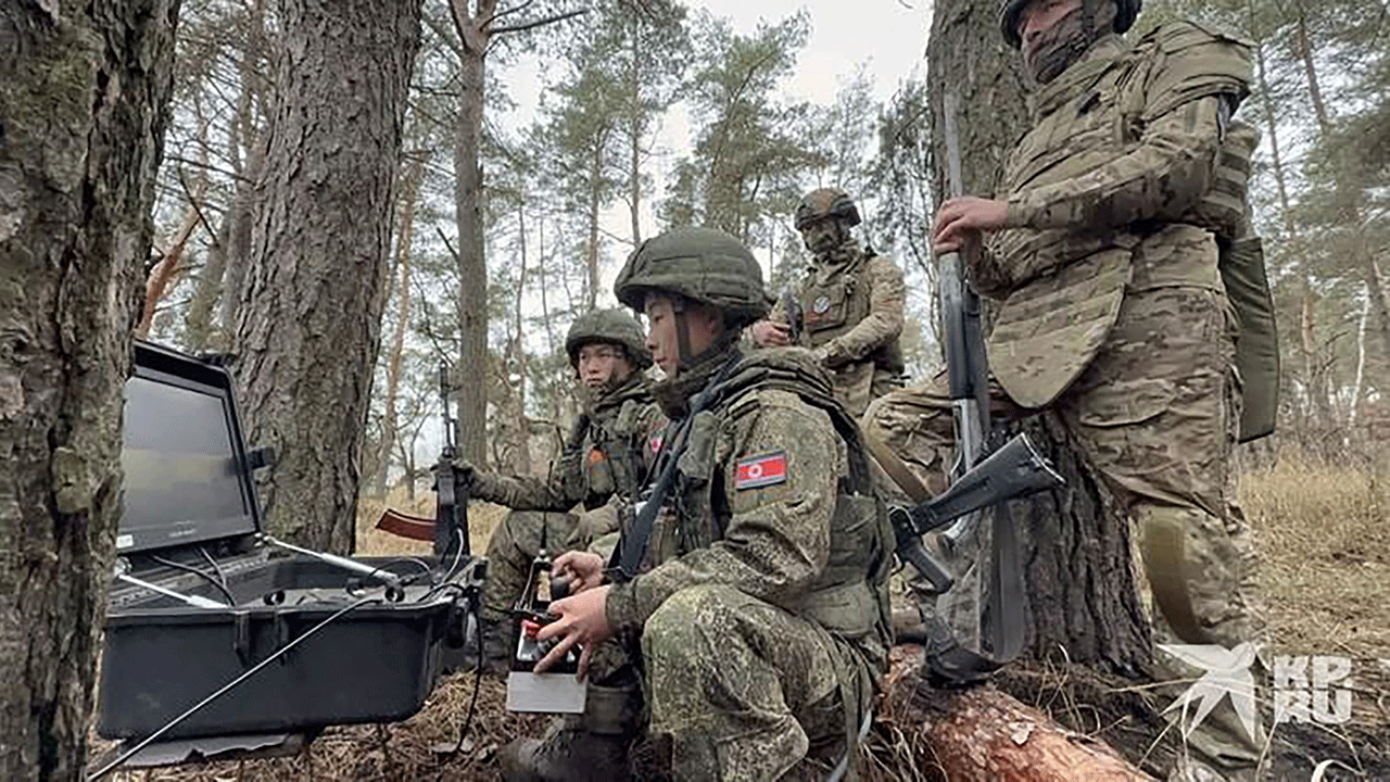 Sjevernokorejske trupe treniraju s ruskim instruktorima u minskom polju u regiji Kursk