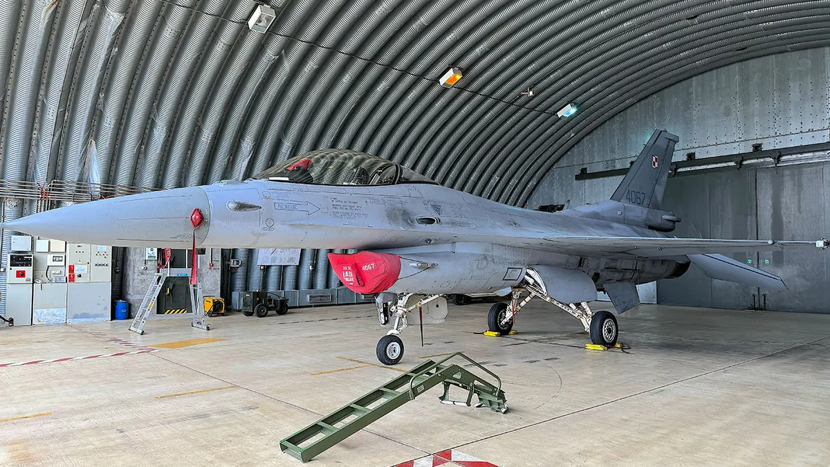 Poljski avion F-16