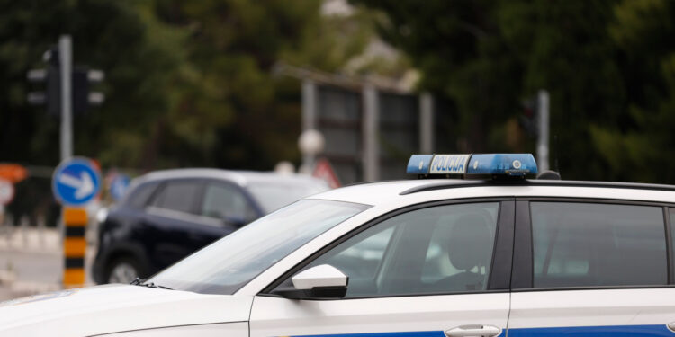 Policija upala u stan na Žnjanu: Pronašli osobu koju traže u Europi