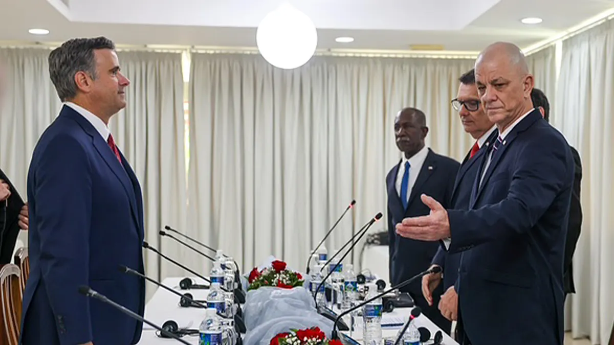 Direktor CIA-e John Ratcliffe na sastanku s kolegama iz kubanskog Ministarstva unutarnjih poslova u Havani