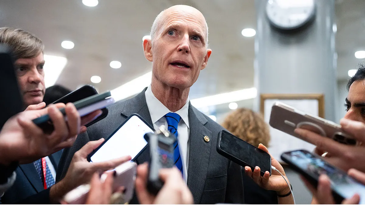 Sen. Rick Scott razgovara s novinarima ispred američkog Kapitola