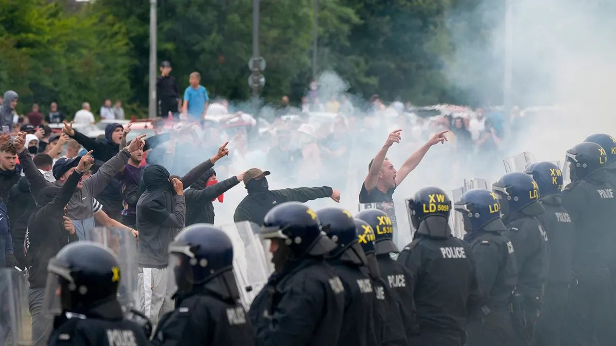 uk riots ujedinjeno kraljevstvo