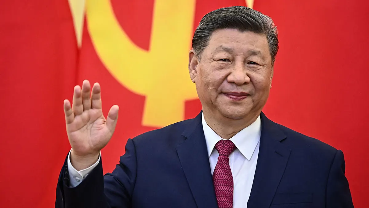 Kineski predsjednik Xi Jinping maše tijekom sastanka s glavnim tajnikom Komunističke partije Vijetnama To Lamom
