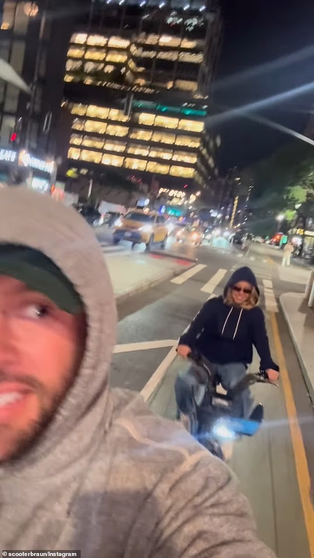 Sweeneyin dečko Scooter Braun (44), koji je prije bio oduševljen njezinom izvedbom u Euphoria, u nedjelju je na Instagramu podijelio isječak sa svojom slavnom djevojkom
