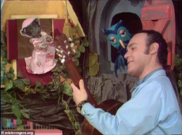 Negrijeva strast prema glazbenom obrazovanju dala mu je poseban afinitet prema dječjoj televiziji. Pojavio se gotovo desetljeće prije debija Mister Rogers' Neighborhood u seriji Adventure Time u Pittsburghu 1959.; na slici Mister Rogers' Neighborhood