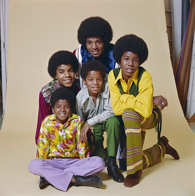 Kralj popa prvi put je okusio slavu sa svojom braćom Titom, Jermaineom, Jackiejem i Marlonom kao glazbenom grupom Jackson 5, s Michaelom kao glavnim pjevačem