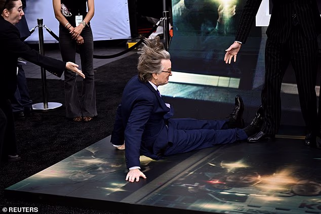Scenarist David Koepp doživio je pad dok je dolazio na premijeru