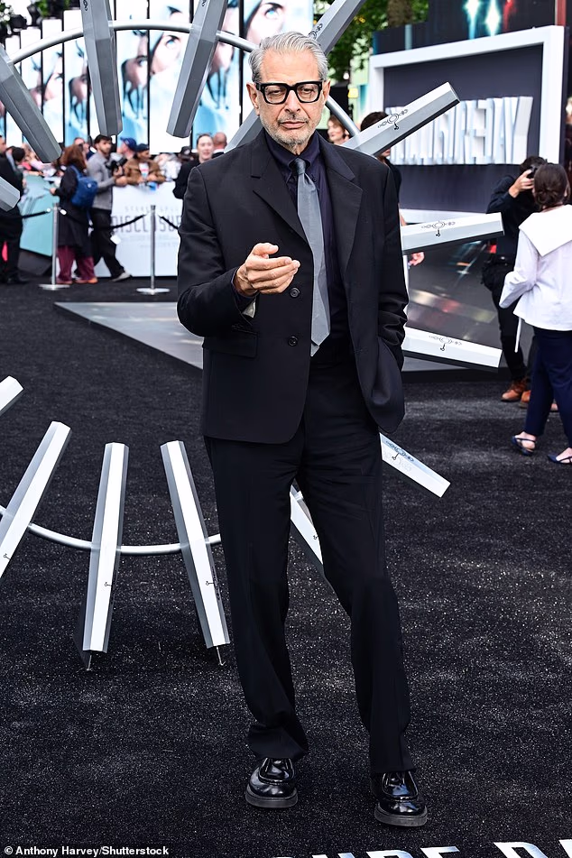 Jeff Goldblum pozirao je pred kamerama