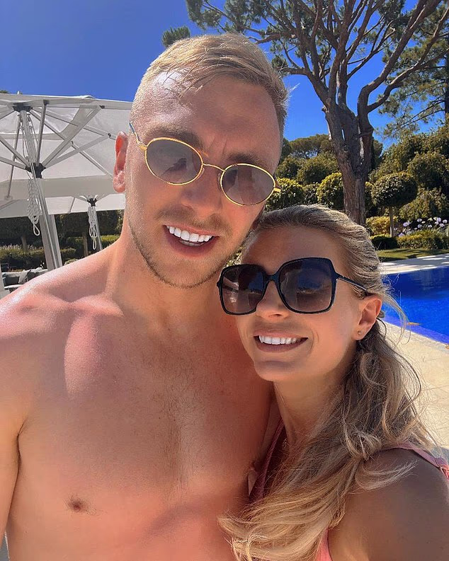 Bowen, 29, oženjen je Dannyjevom kćeri televizijske zvijezde Dani i žive u Essexu