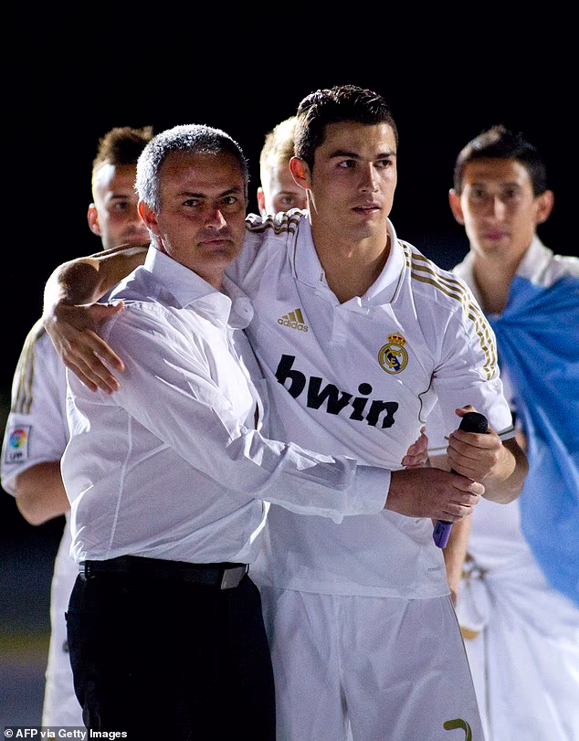Mourinho se vraća 13 godina nakon svog odlaska 2013., kada je osvojio La Ligu, Copa del Rey i Španjolski Superkup u tri godine na čelu, prije nego što se vratio u Chelsea