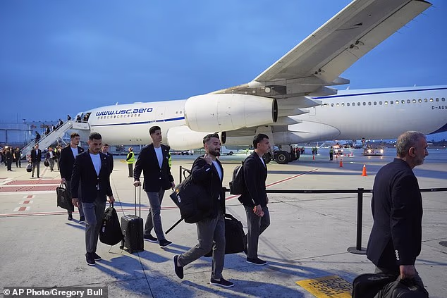 Igrači za Iran stižu na Svjetsko prvenstvo u nogometu u Tijuani, Meksiko, u nedjelju, 7. lipnja