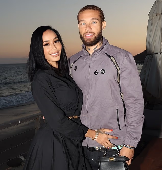 Christopher Griffith (desno) tvrdio je da ga je NFL zvijezda namjerno drogirala i neželjeno mu se seksualno udvarala