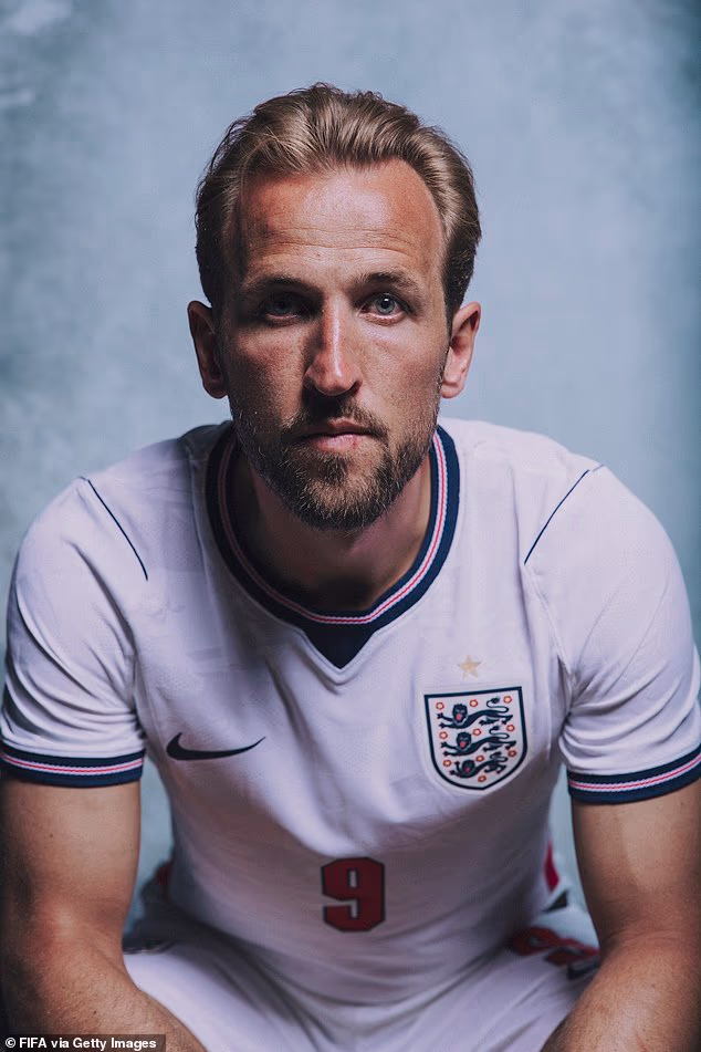 Dean Henderson i Anthony Gordon također su morali biti oprezni prilikom sljedećeg nanošenja kreme za sunčanje, dok je kapetan Harry Kane imao sreću pocrnjeti bez izgaranja