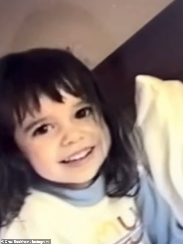 Uključio je i njihove slatke snimke s koncerta, Jackie kao dijete, i zabavni isječak na kojem pleše uz pjesmu 'Billie Jean' Michaela Jacksona