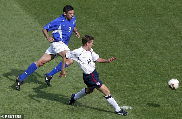 Owen je igrao na tri Svjetska prvenstva za Englesku i zabio u četvrtfinalnom porazu od Brazila 2002.