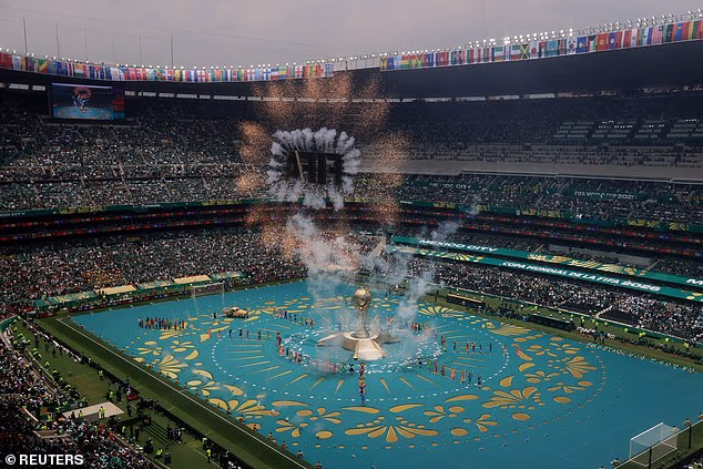 Renovirani stadion Azteca u Meksiku postao je prvi stadion koji je ugostio tri Svjetska prvenstva za muškarce