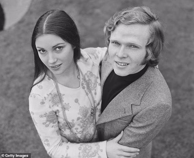 Seymour se prethodno ženio četiri puta. Njezin prvi brak bio je s Michaelom Attenboroughom od 1971. do 1973. (vidi gore)