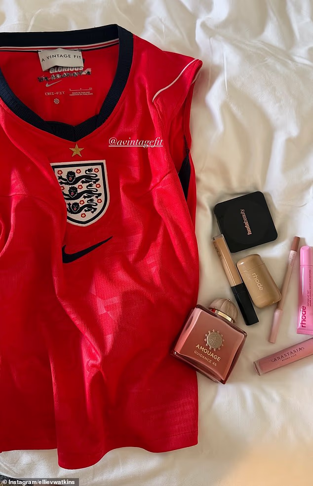 Ponosna supruga također je podijelila pogled na svoj režim ljepote prije utakmice, koji je uključivao skupe proizvode iz HUDA Beauty i rhode