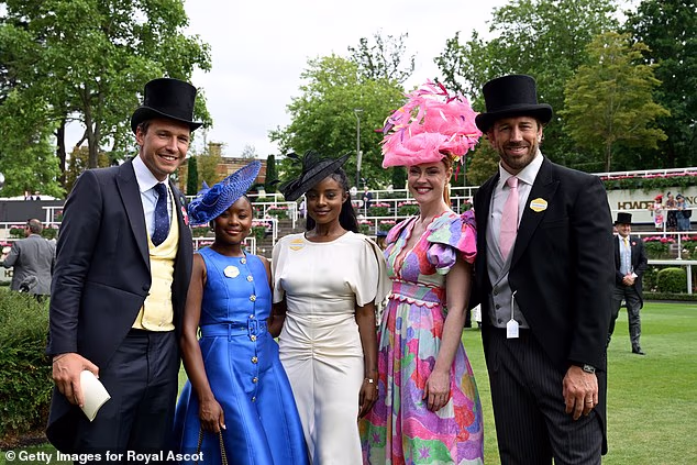 Oli Bell, Tinea Taylor, Keisha Buchanan, Camilla Kerslake i Chris Robshaw