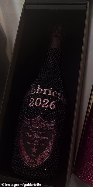 Dobila je i personalizirani šampanjac Don Perignona