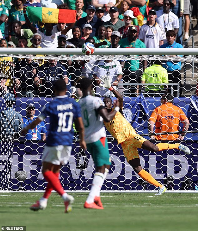 Mbappe je zabio na sličan način protiv Senegala u prvoj utakmici Francuske na prvenstvu