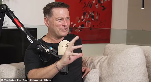 Voditelj emisije o doručku objavio je video ovog para u utorak, rekavši da je Robinson, čije je pravo ime Stephen Yaxley-Lennon, 'krajnji disruptor'