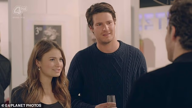 Ben i Mimi prikazani su u seriji kada se on pridružio seriji 15