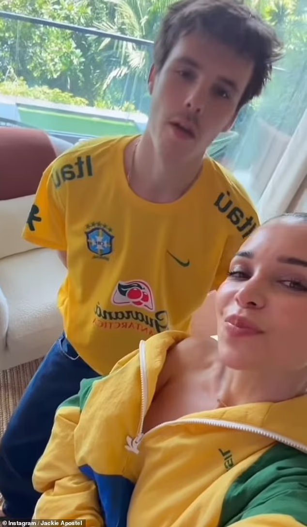 Jackie se također oglasila na Instagramu kako bi se pohvalila svojim i Cruzovim brazilskim izgledom prije odlaska na stadion u Miamiju na utakmicu