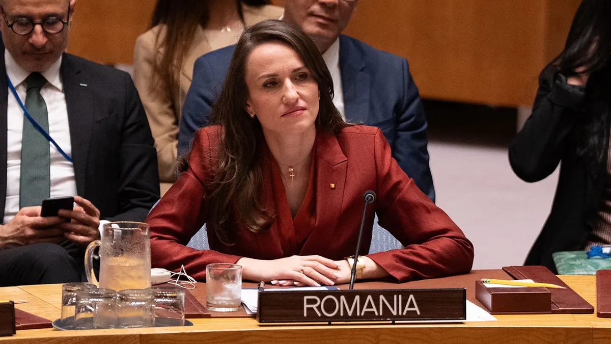 Oana-Silvia Toiu govori tijekom sastanka Vijeća sigurnosti u sjedištu UN-a u New Yorku