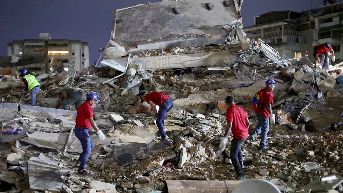 Hitne pomoći traže žrtve u srušenoj zgradi u Caracasu, Venezuela