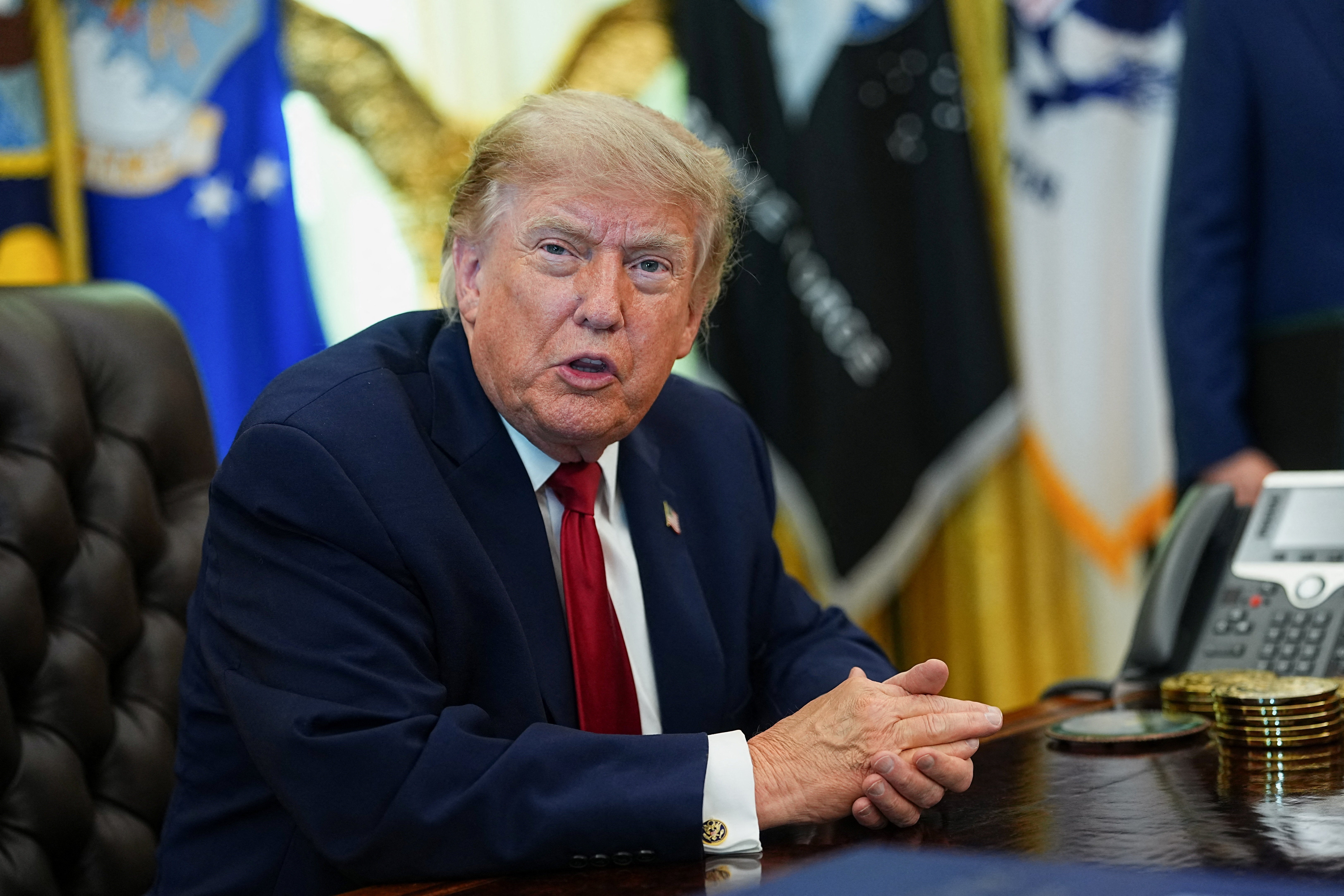 Donald Trump reagirao je na odluku Vrhovnog suda kojom se poništava njegova izvršna naredba o državljanstvu po rođenju pozivajući Kongres da njegovu naredbu proglasi zakonom, a zatim se podrugljivo zahvalio kineskom predsjedniku Xi Jinpingu