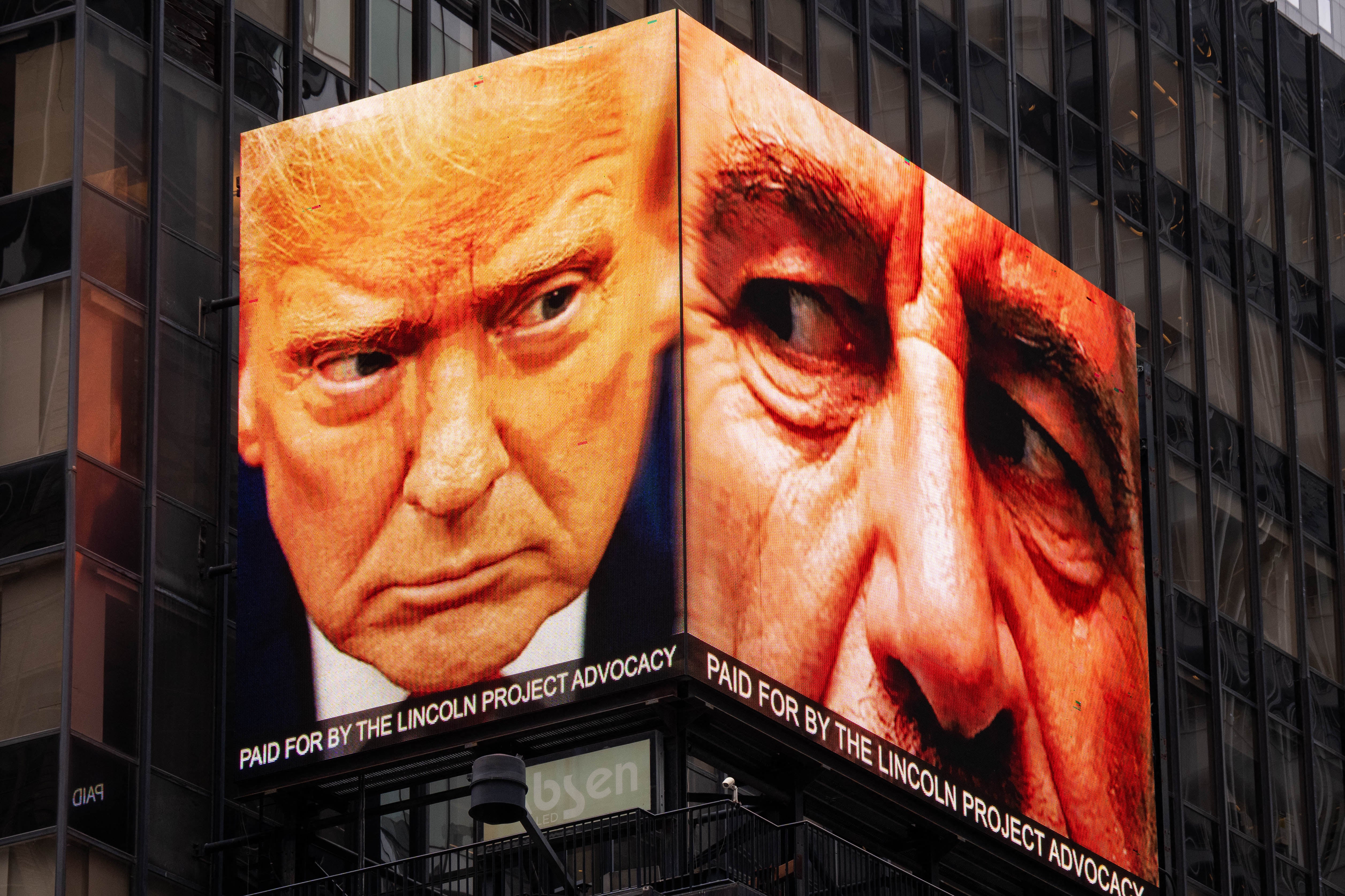 Republikanci u odboru odbili su zahtjeve demokrata za svjedočenjem Donalda Trumpa, koji je prikazan uz Epsteina na plakatu iz kampanje protiv Trumpa The Lincoln Project