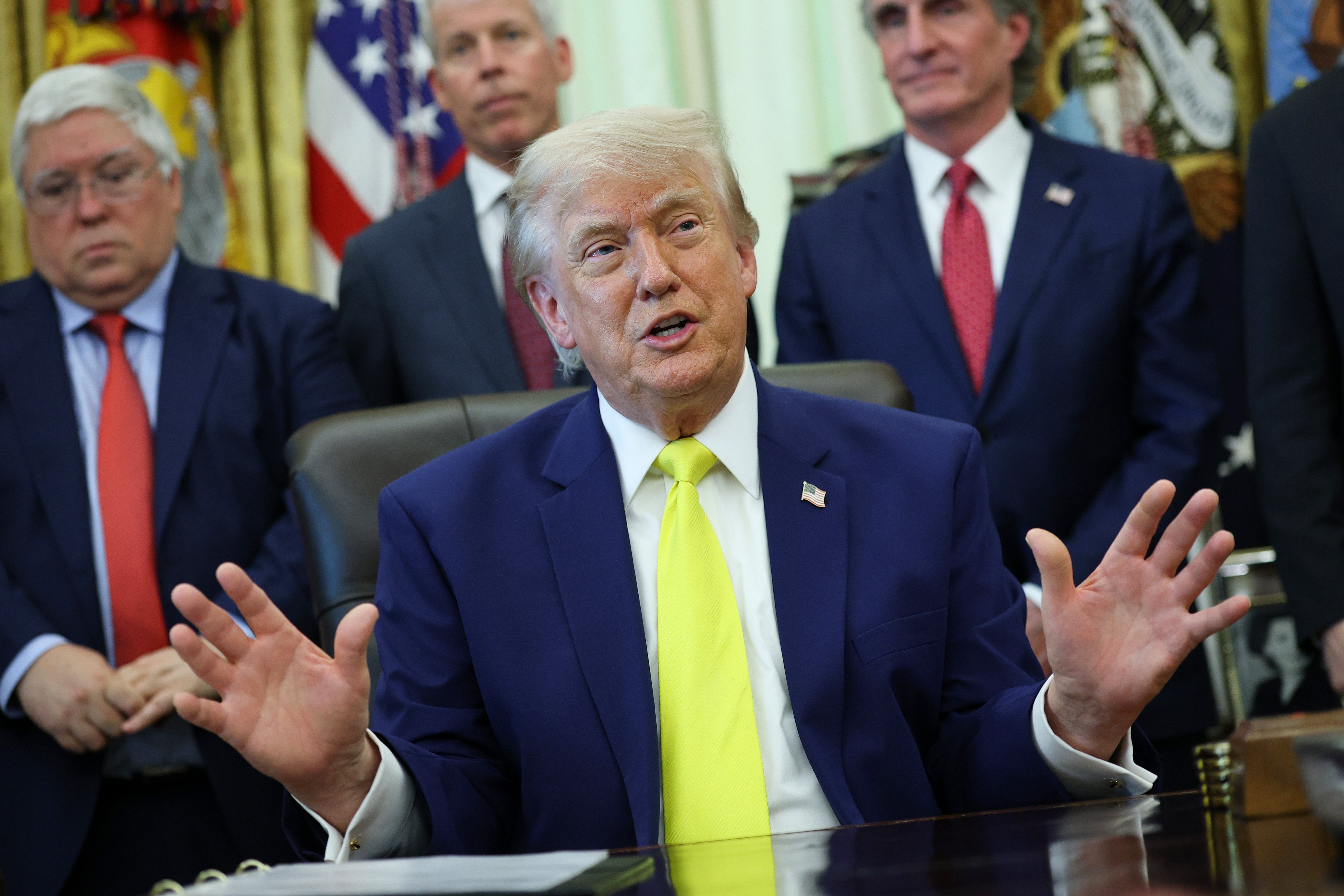 Trump kaže da 'voli' ideju 'Fonda za borbu protiv oružja' i nije siguran je li zauvijek mrtav ili je samo na čekanju dok traju pravni izazovi