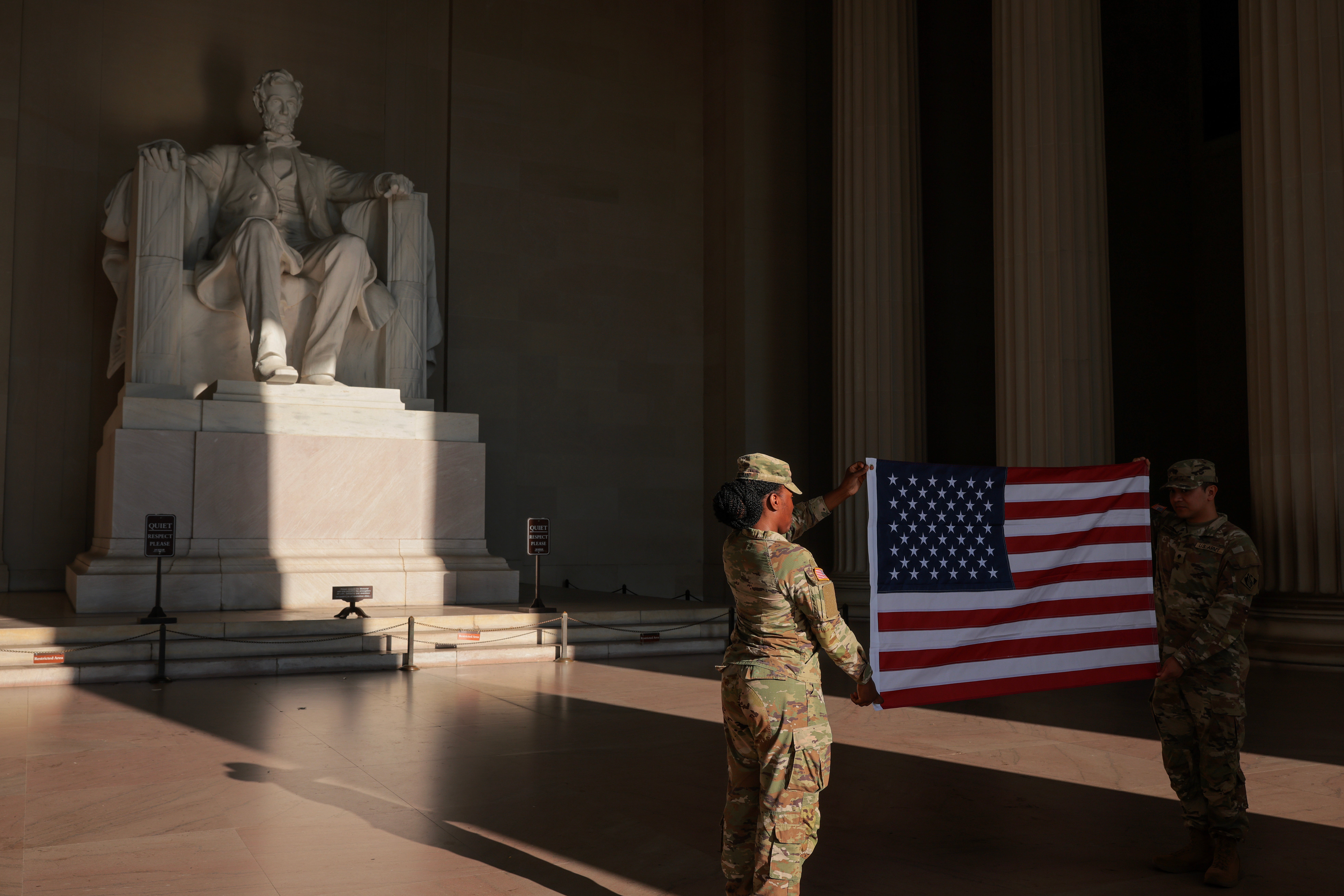 Čini se da postoji manje povjerenja čak iu američku vojsku