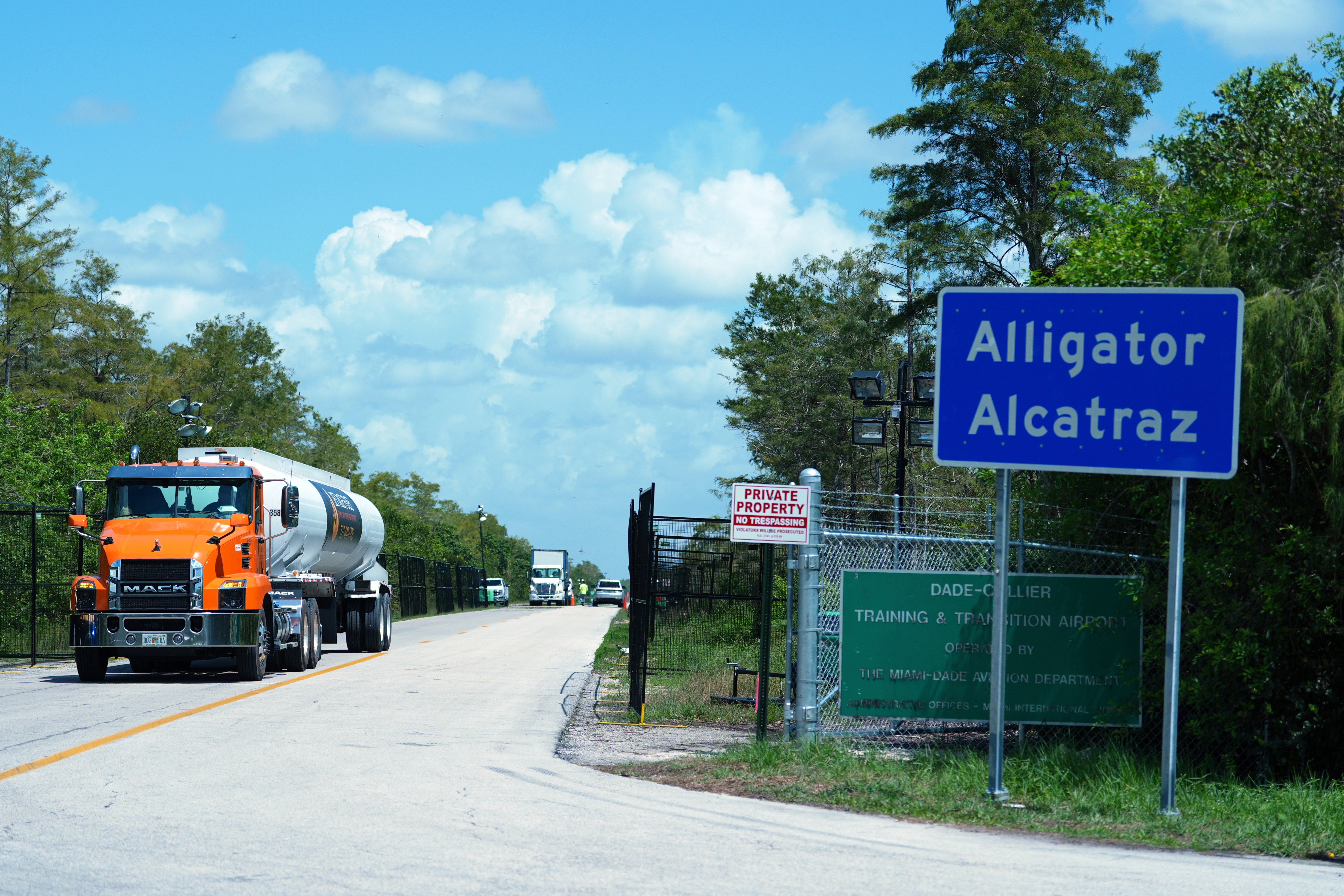 Justo Betancourt koji je pušten iz imigrantskog pritvora Alligator Alcatraz u floridskom Evergladesu, koji je izazivao kontroverze od svog početka