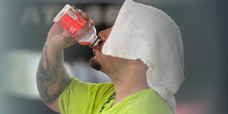 Amerika se suočava s rekordnim toplinskim valom s opasnim temperaturama i vlagom uoči 4. srpnja