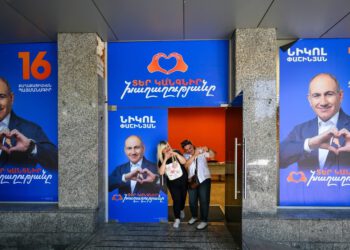 Armenija uhićuje šest oporbenih kandidata uoči ključnih izbora — RT Rusija & Bivši Sovjetski Savez