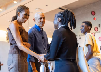 Barack i Michelle Obama iznenada se pojavljuju na otvaranju predsjedničkog centra