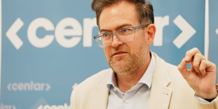 Barbir Šuti: “Prestanite se izvlačiti i završite garažu na Trsteniku”