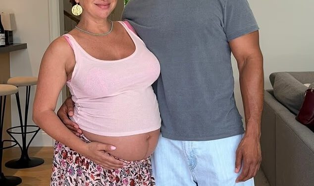 Bivša Tobeyja Maguirea, Jennifer Meyer, potvrdila novo rođenje s prvim pogledom na bebu u počast Očevu danu