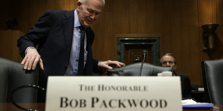 Bivši republikanski senator Bob Packwood koji je dao ostavku nakon skandala sa seksualnim uznemiravanjem preminuo je u 93. godini