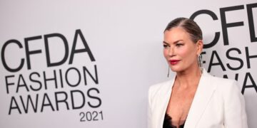 Bivši supermodel Carré Otis u Parizu podnosi tužbu za silovanje protiv bivšeg šefa Elitea