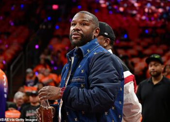 Boksačka ikona Floyd Mayweather suočava se s optužbama za kazneno djelo nakon što je navodno koristio loš ček za kupnju sata od 200.000 dolara
