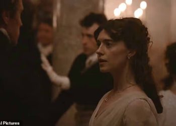 Daisy Edgar-Jones glumi u prvom traileru za novu adaptaciju Jane Austen Sense and Sensibility dok redateljica kritizira ‘fetišizaciju’ klasika i inzistira na tome da će njezin film biti ‘povijesno točan’ prikaz