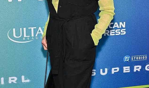 Debbie Harry i dalje je Blondie bomba s 80 jer se ponovno ujedinjuje s bivšim na premijeri Supergirl